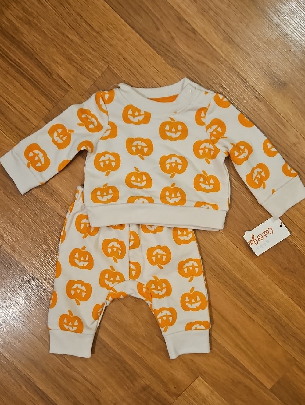 NWT Cat & Jack Pumpkin 2pc. Set Size Newborn